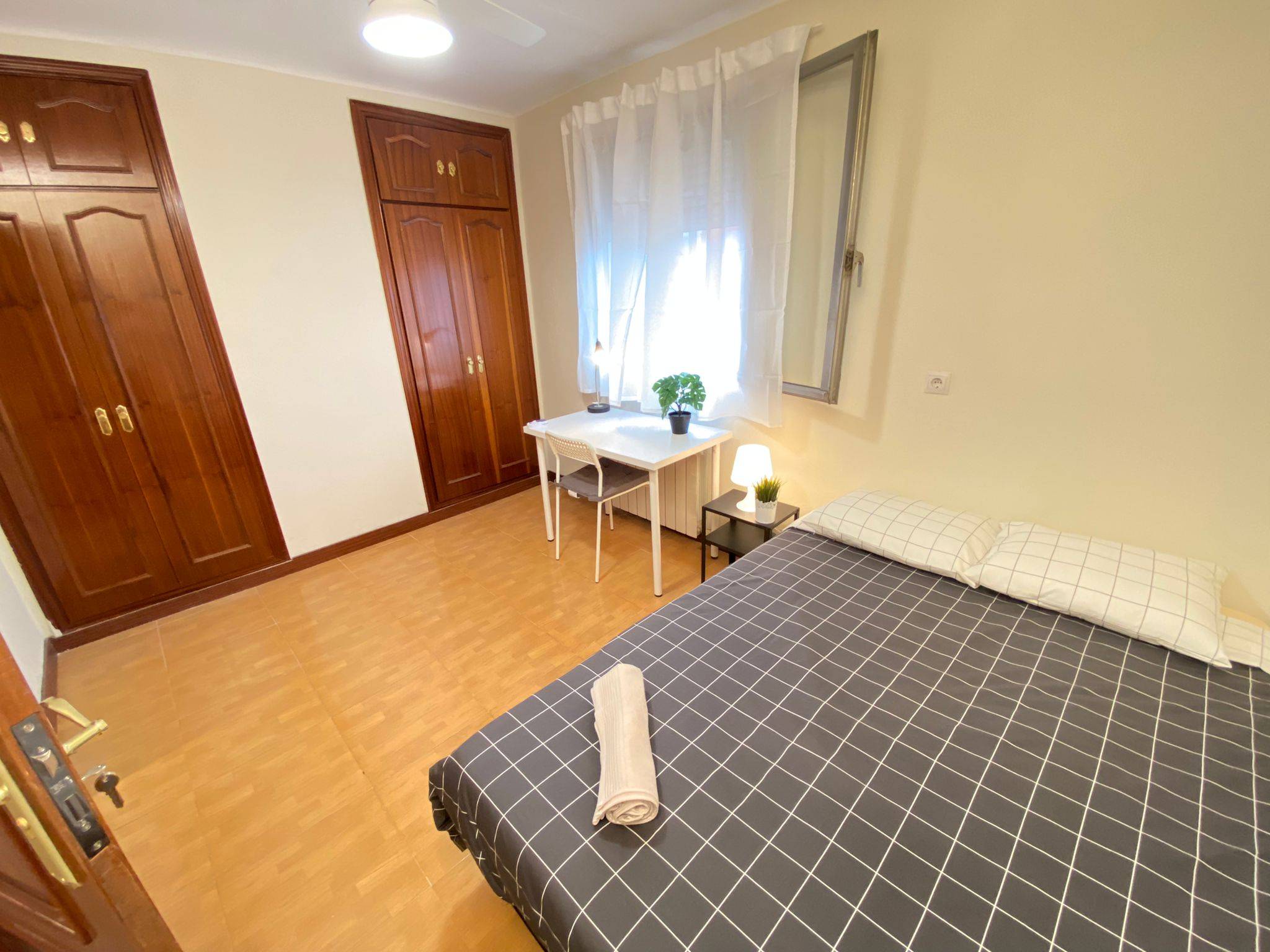 Habitación privada V en Calle del Pico de Alba 2/29