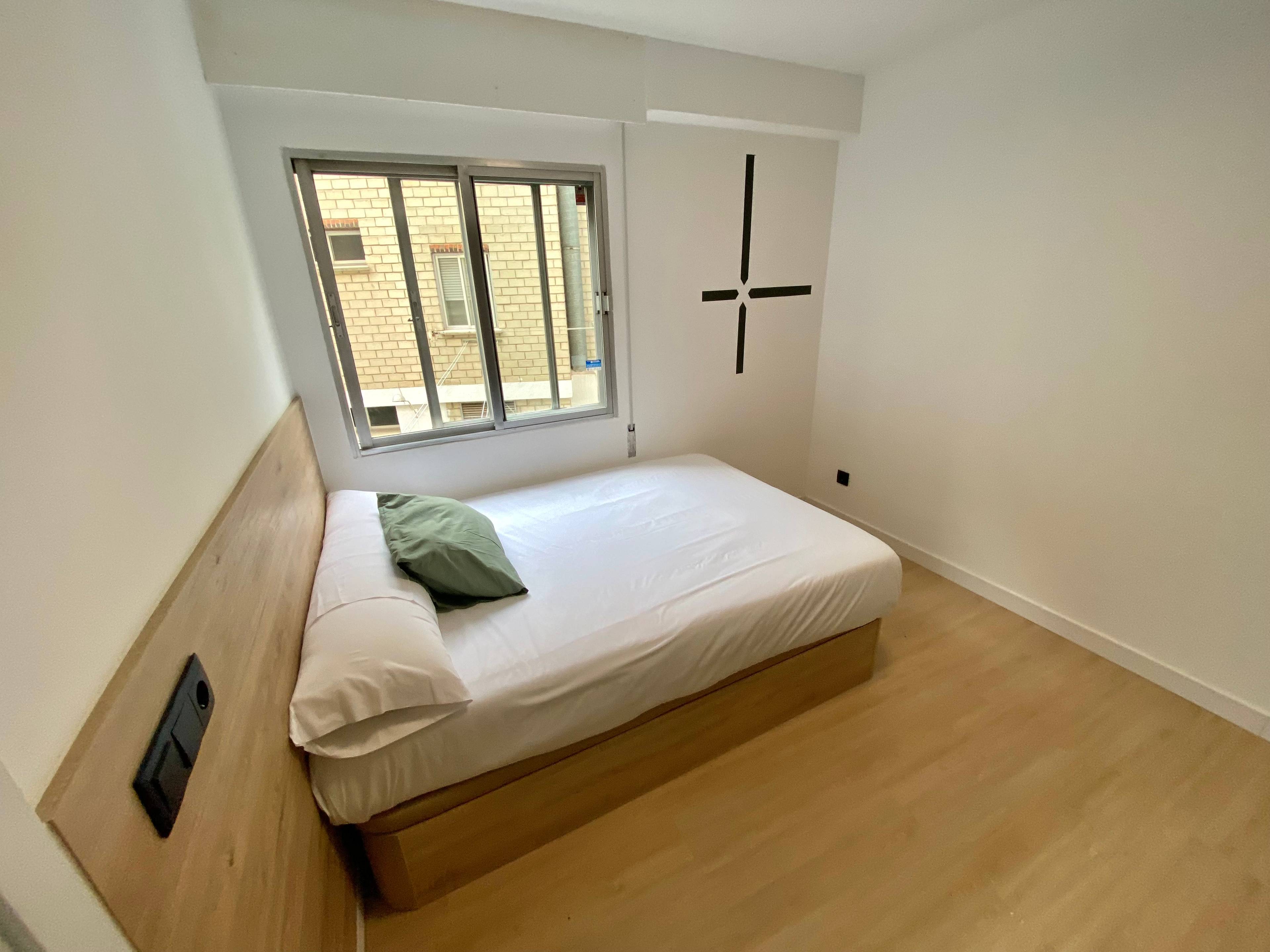 Habitación privada X en Calle de la Oca 2/26