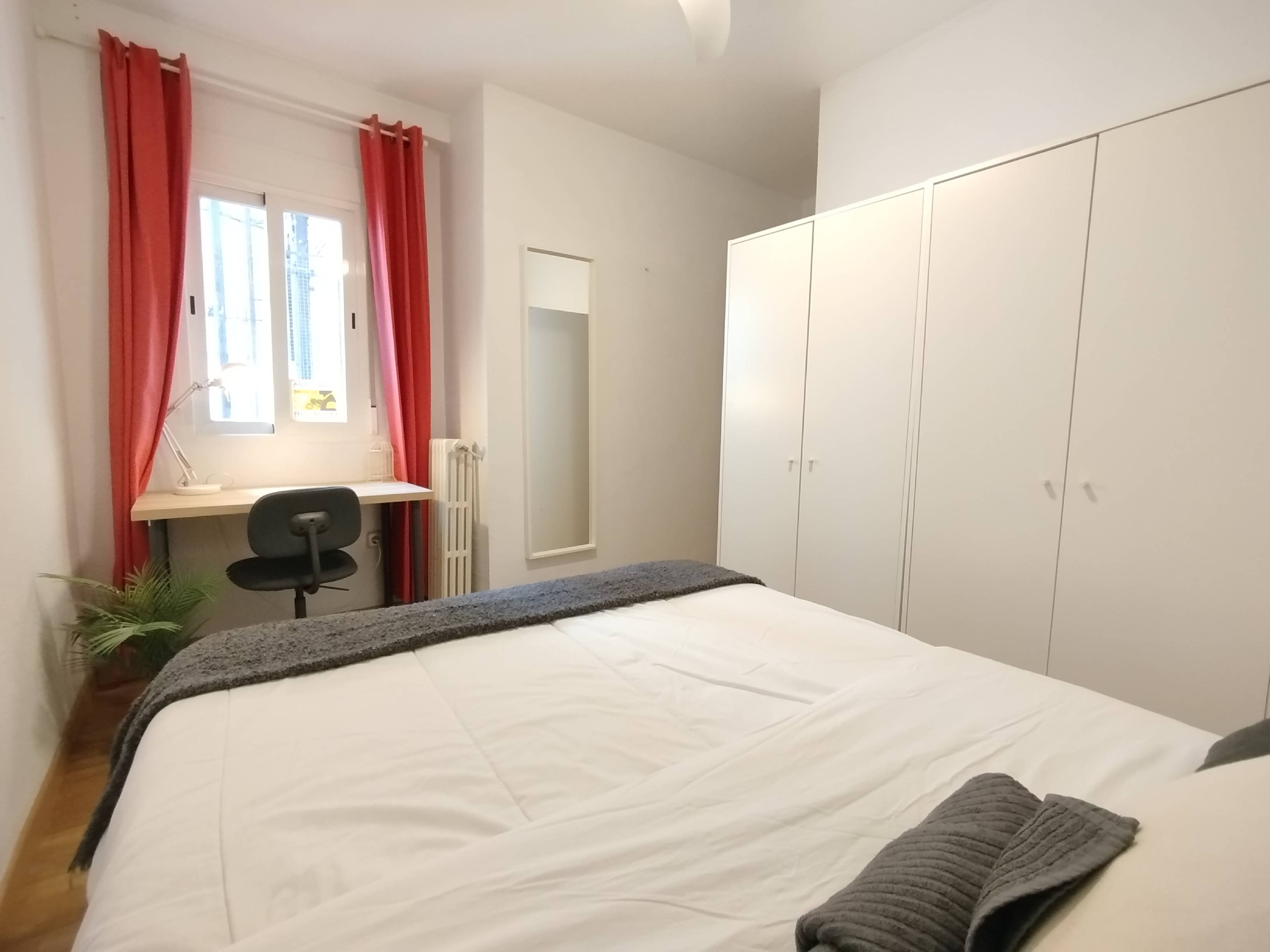 Habitación privada IV en Calle de San Bernabé 1/18