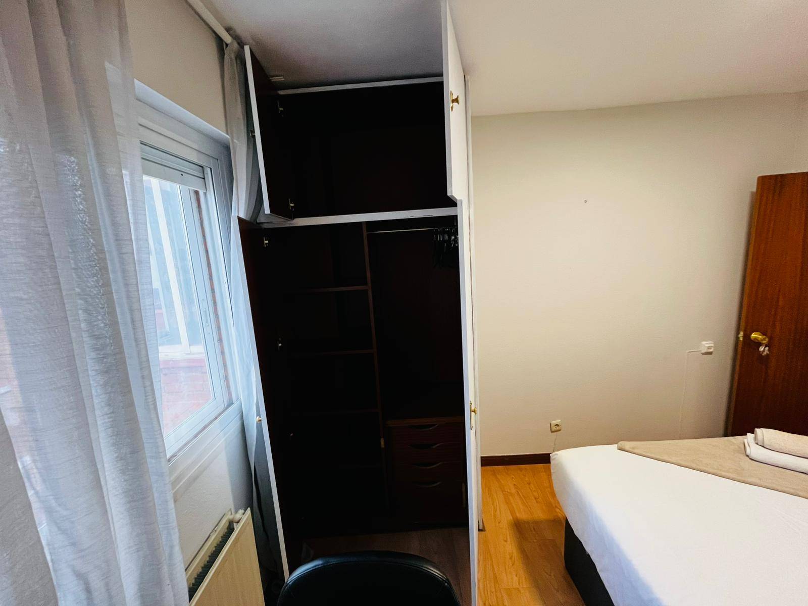 Habitación privada II en Calle de Marcelina 2/21