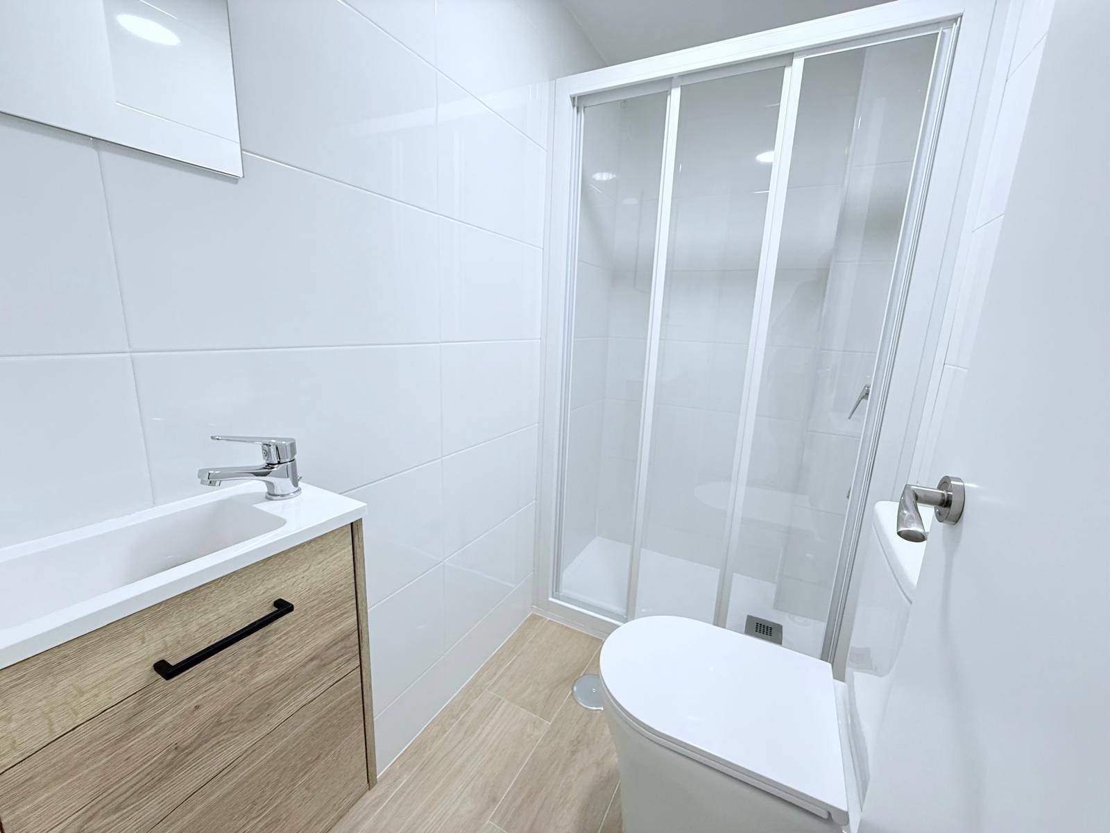 Habitación privada I en Calle Puerto del Bruch 15/15