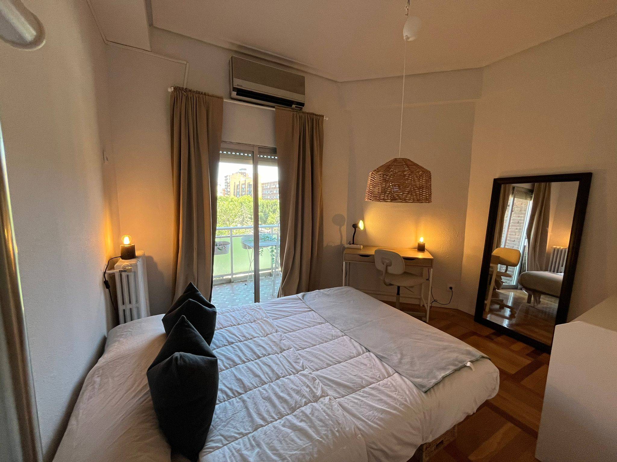 Habitación privada IV en Calle de Cavanilles 1/25