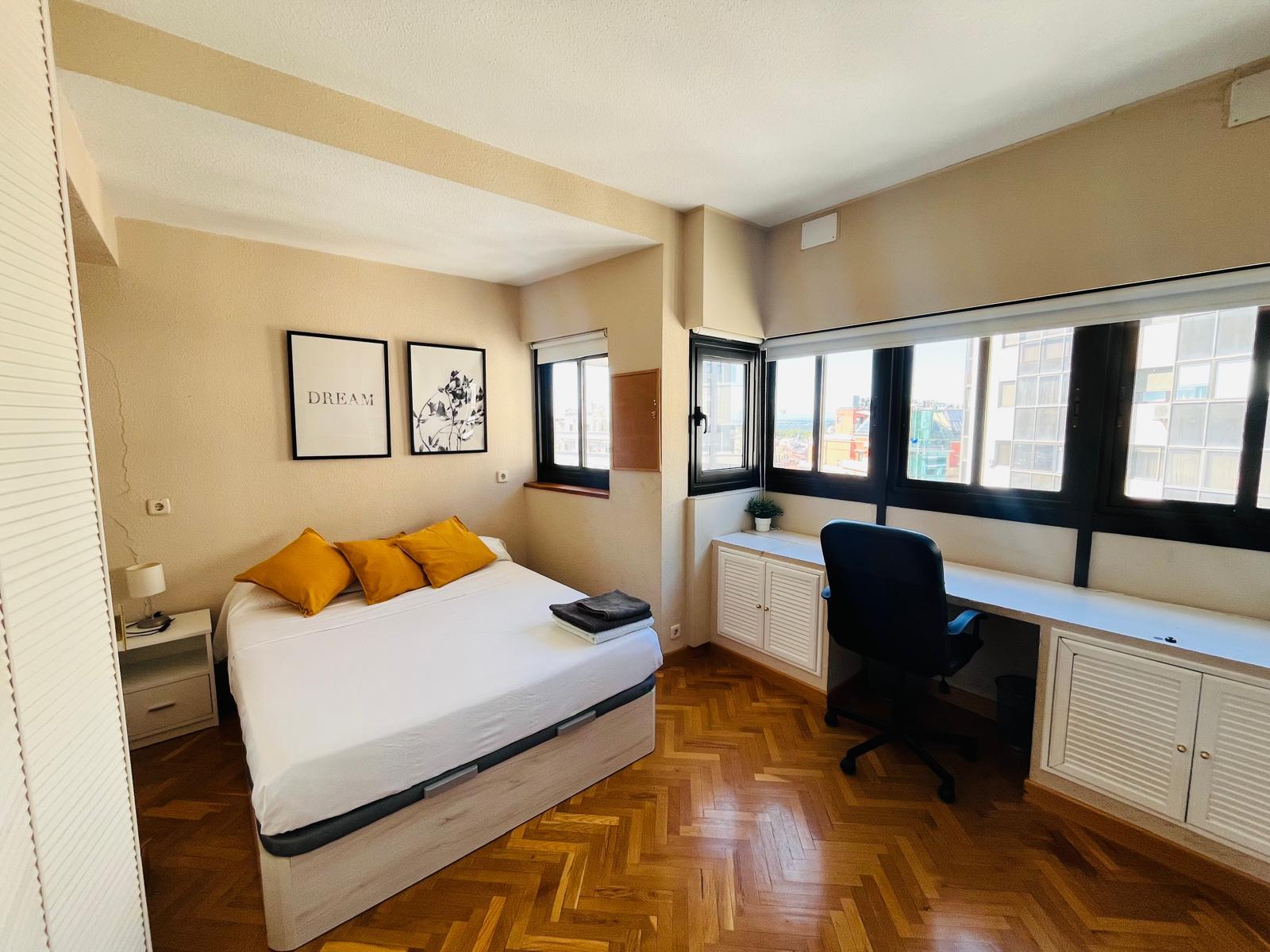 Habitación privada IV en Calle de Jacometrezo