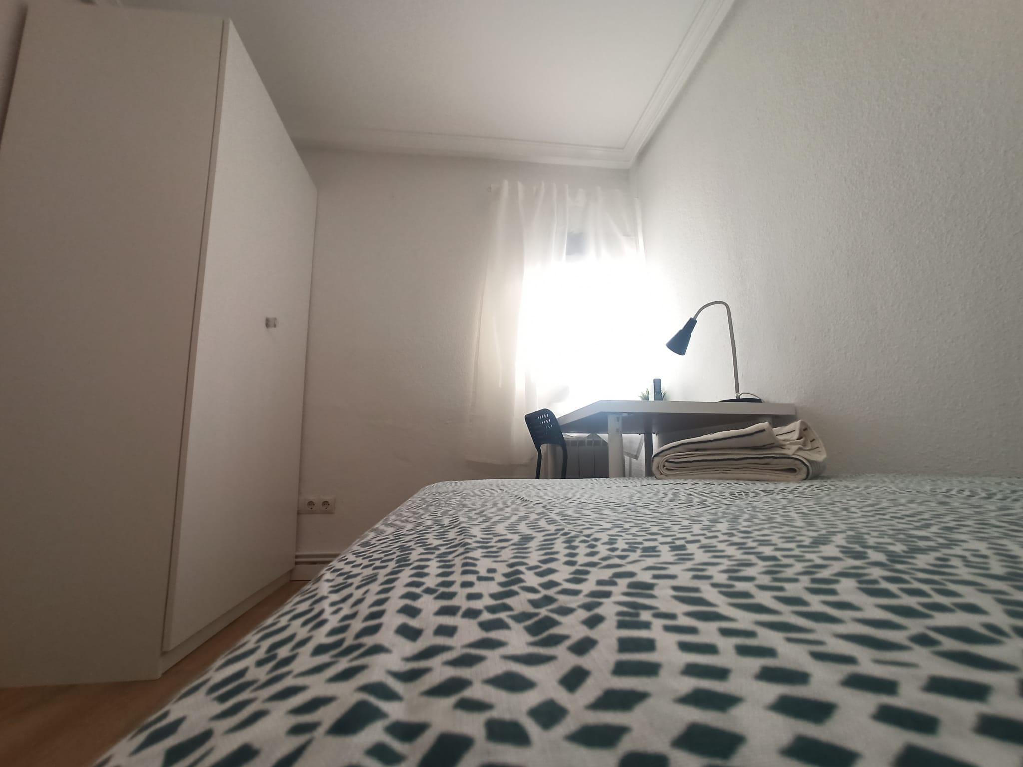 Habitación privada IV en Calle Benalmádena