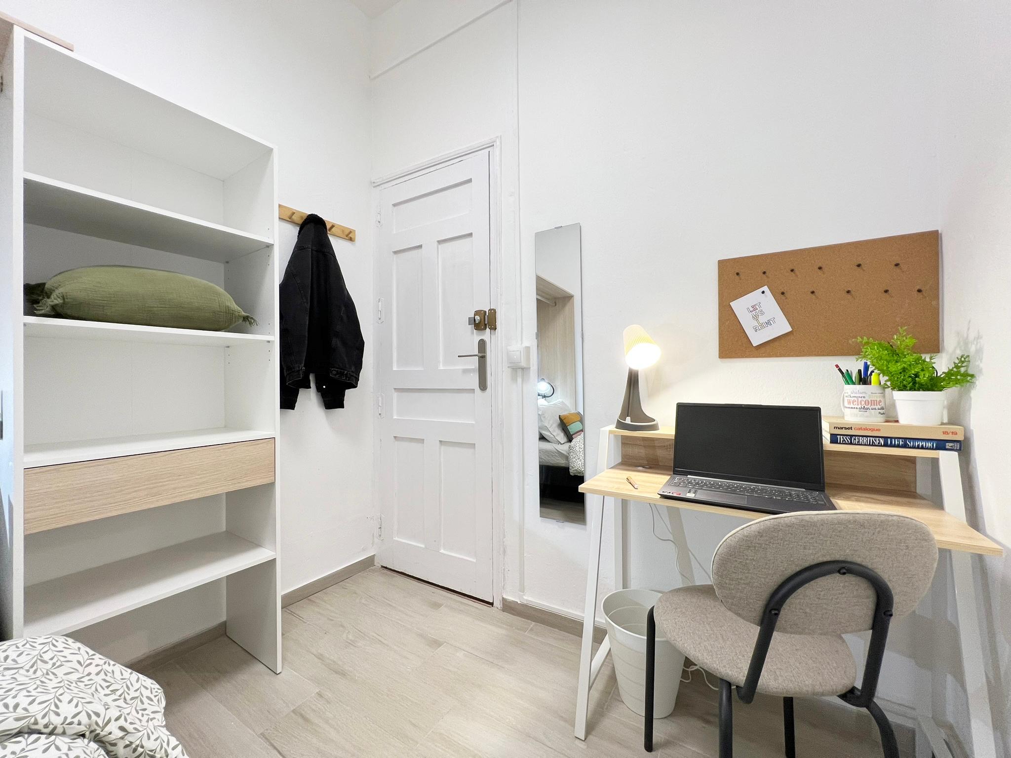 Habitación privada I en Calle de San Bernardo