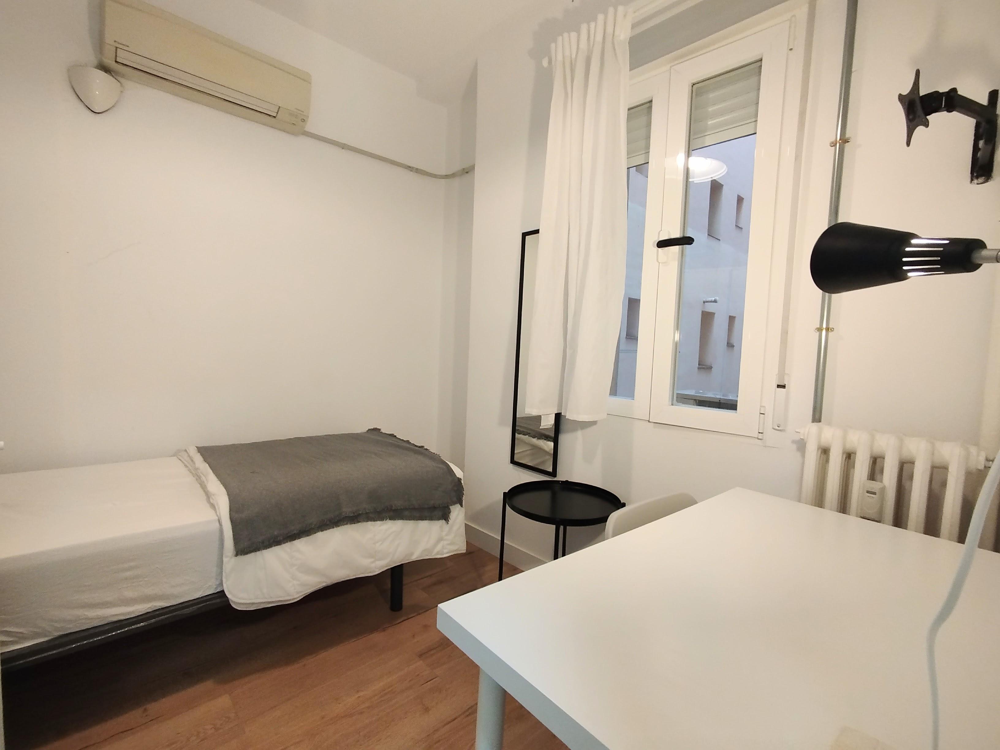 Habitación privada III en Avenida del Mediterráneo