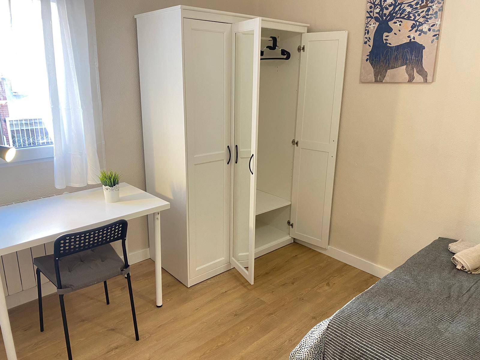 Habitación privada II en Calle del Pico de Alba 2/34